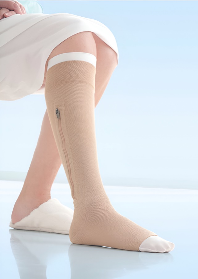 Jobst UlcerCare Medical Stocking & Compression Liners (1 Stocking And 2 Liners) (Zip)